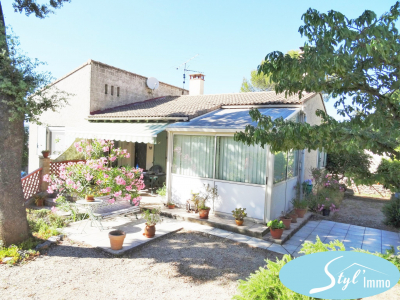 Villa dans quartier résidentiel et calme avec piscine, bagnols sur ceze