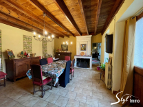 Belle propriété de caractère avec 280m2 de dépendances sur 1ha.