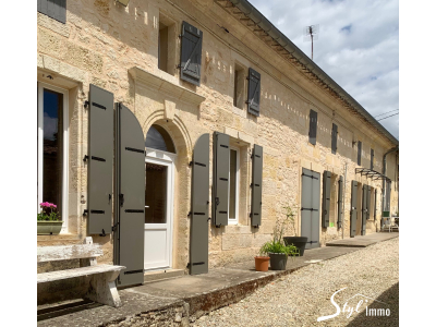 Belle propriété de caractère avec 280m2 de dépendances sur 1ha., Branne