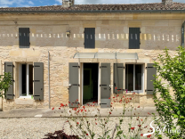 Belle propriété de caractère avec 280m2 de dépendances sur 1ha.