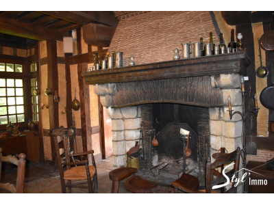 MAGNIFIQUE MANOIR NORMAND AU COEUR D'UN VILLAGE, Montfort sur risle