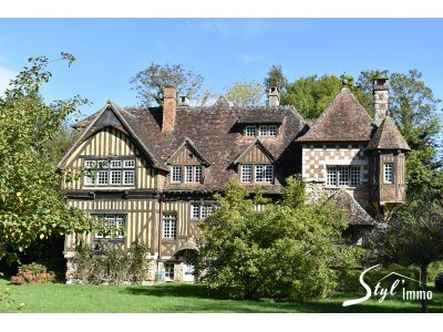 MAGNIFIQUE MANOIR NORMAND AU COEUR D'UN VILLAGE, Montfort sur risle