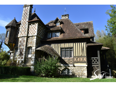 MAGNIFIQUE MANOIR NORMAND AU COEUR D'UN VILLAGE, Pont audemer