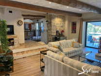 MAS EN PIERRE RENOVE SUR 3 264 M2 DE TERRAIN