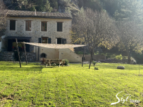 MAS EN PIERRE RENOVE SUR 3 264 M2 DE TERRAIN