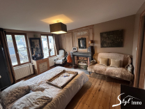 Maison avec 6 chambres et terrasse en centre-ville!