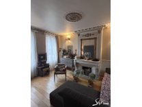 Maison avec 6 chambres et terrasse en centre-ville!