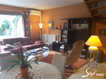 A saisir -  Craponne - Centre - Au calme Maison avec terrain et double garage