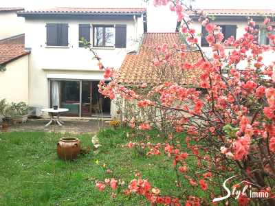 A saisir -  Craponne - Centre - Au calme Maison avec terrain et double garage, Craponne