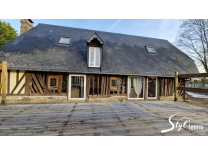 Ensemble de 5 Maisons Normandes avec colombier et mare paysagée sur 3ha