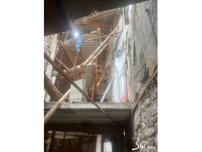 Immeuble à rénover entièrement au centre du village, Buis les baronnies