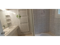 APPARTEMENT AVEC GARAGE BAGNOLS SUR CEZE