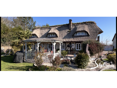 Chaumiére avec Grand garage (combles aménageable) et dépendances et terrain., Cormeilles
