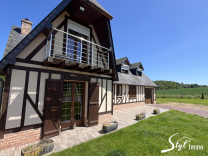 Maison avec 4 chambres, piscine et garage!