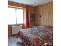 CHARMANTE MAISON SUR UN GRAND TERRAIN