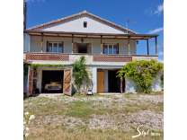 CHARMANTE MAISON SUR UN GRAND TERRAIN