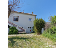 CHARMANTE MAISON SUR UN GRAND TERRAIN