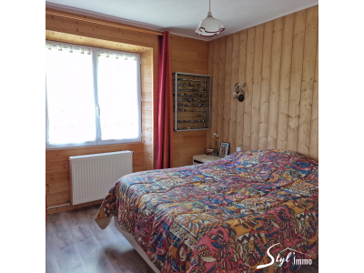 CHARMANTE MAISON SUR UN GRAND TERRAIN, St auban sur l ouveze