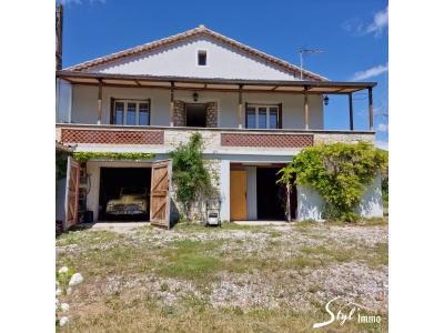 CHARMANTE MAISON SUR UN GRAND TERRAIN, St auban sur l ouveze