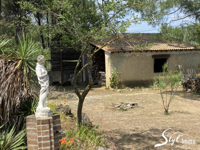 TRESQUES 30 GARD : Villa 5 chambres plus 2 grands garages sur terrain de 4689 m2, Tresques