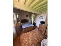 Normande avec 2 chambres au rdc et grenier aménageable!