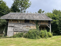 Corps de Ferme avec VUE! et 4ha de prairie.