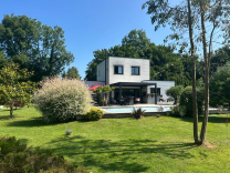 Maison d'Architecte avec piscine.