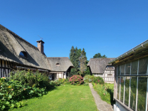 MAGNIFIQUE  ENSEMBLE NORMAND EN CHAUME