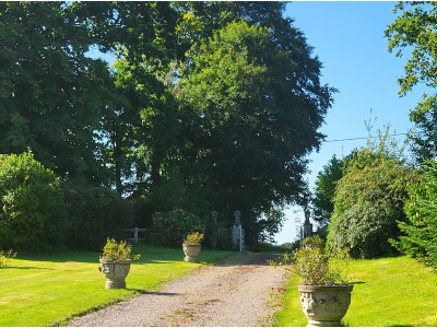 MAGNIFIQUE  ENSEMBLE NORMAND EN CHAUME, Tancarville