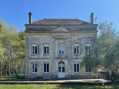 Grande maison de maitre au bord de la Dordogne, Arveyres