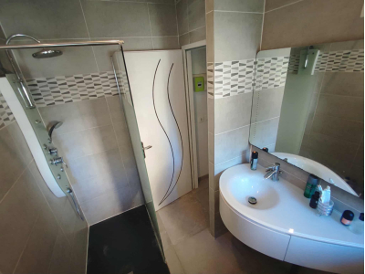 VENEJAN - GRANDE MAISON FAMILIALE, Venejan